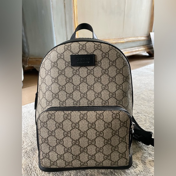 Gucci GG Supreme Backpack - Picture 3 of 4